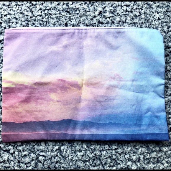 Aerie Swim Suit Travel Bag - Picture 2 of 2